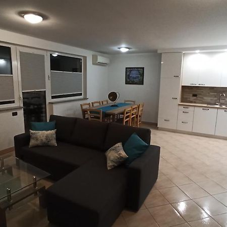 Apartma Apollonio Črni Kal Exterior foto